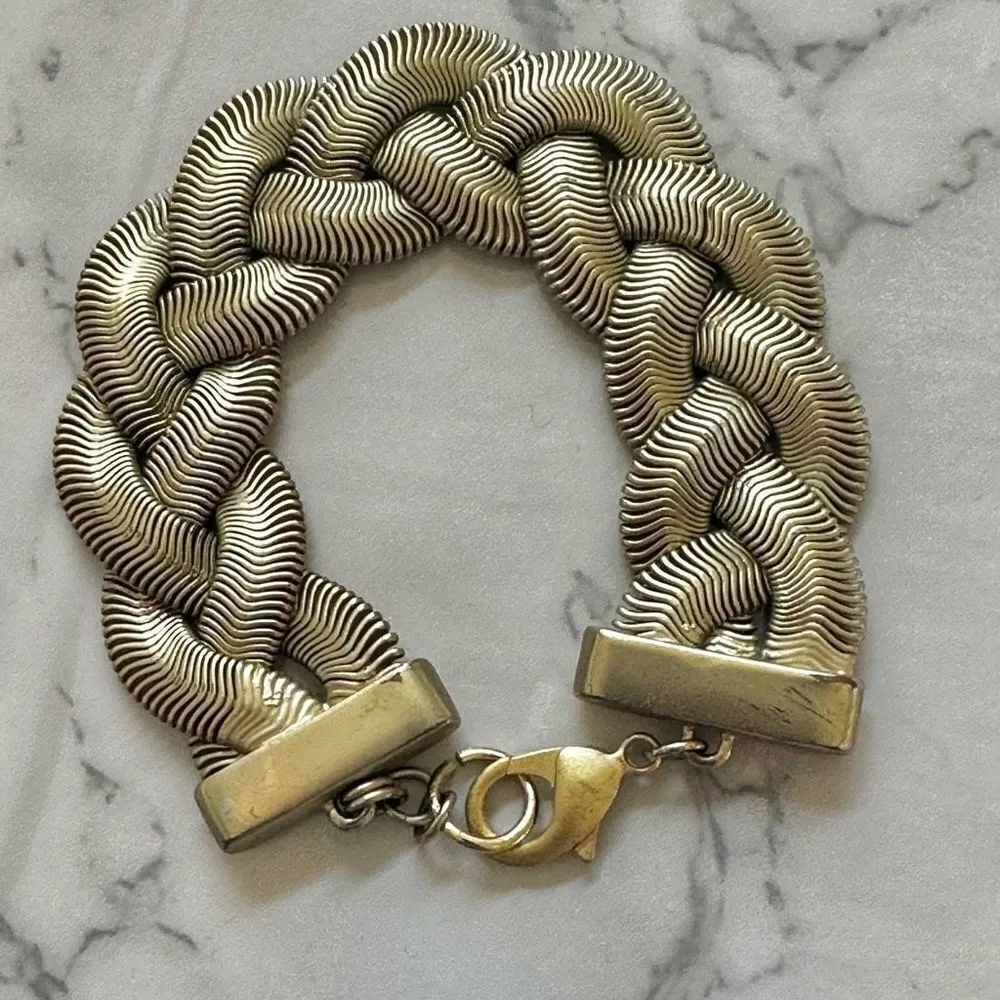 Wide flat herringbone braid gold tone bracelet - Image 3