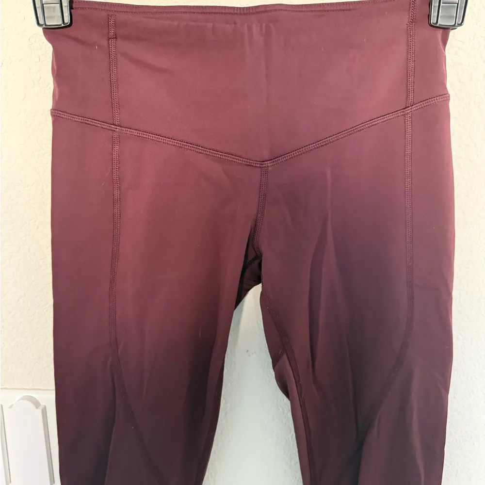 Lululemon All Meshed Up 7/8 Tight Legging Bordeaux Drama / Flash Light Size 4 - Image 6