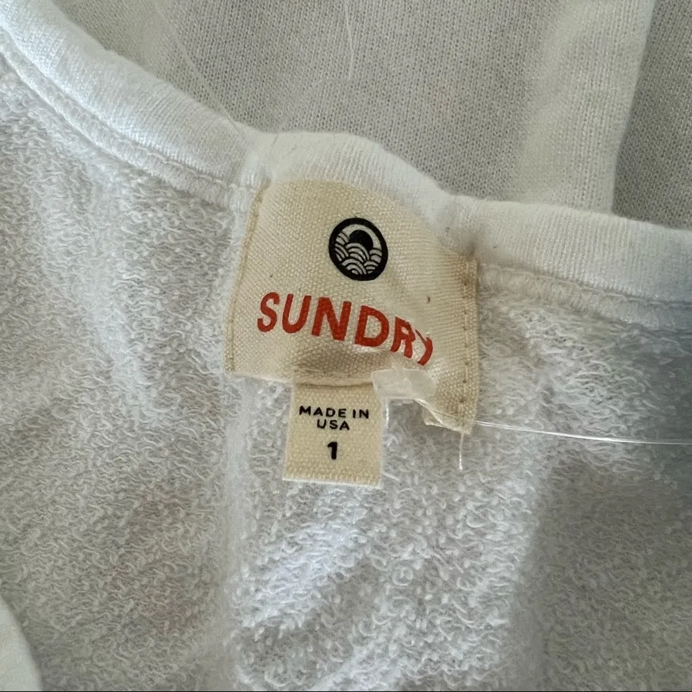Anthropologie’s Sundry Sweatshirt Lovers White Size Small NEW - Image 8