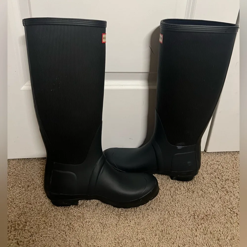 Hunter Ribbed Rain Boots Sz 6 Men 7 Women Navy And Black - Image 8