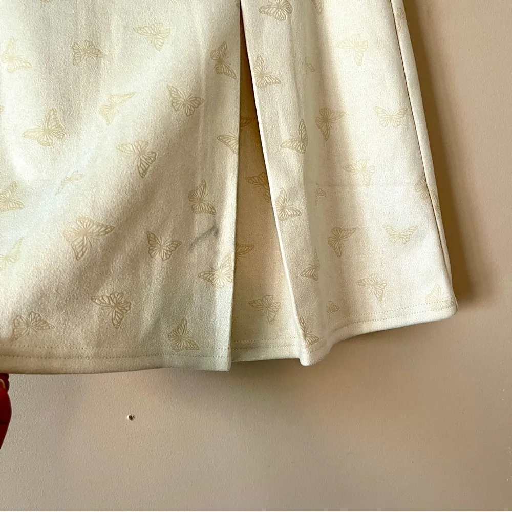 LE LIS | Cream Butterfly Print Faux Suede Mini Skirt Sz S - Image 3