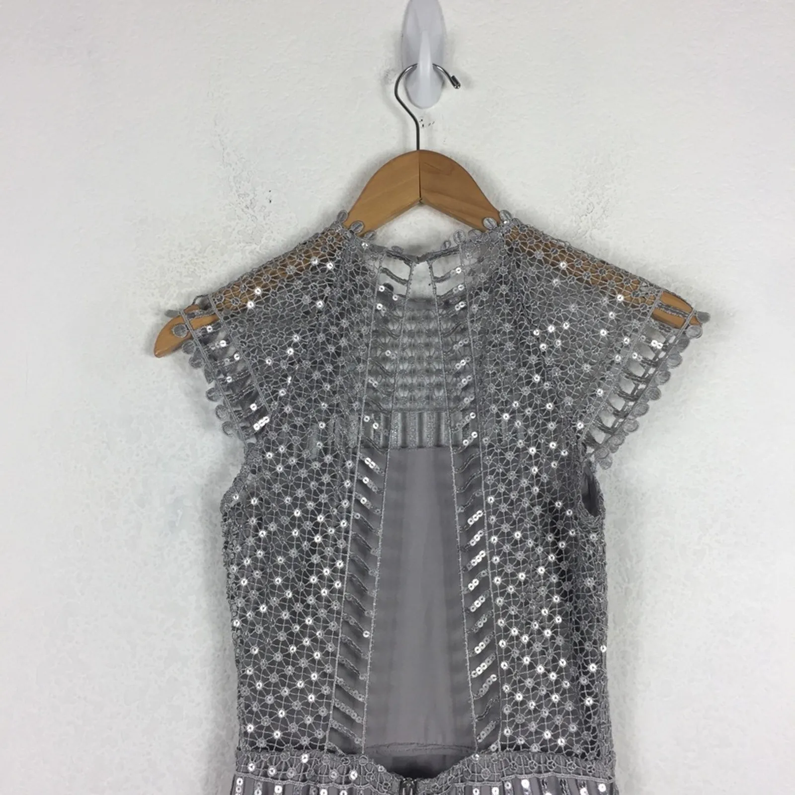 Saylor Silver Illusion Netted Sequin Sheath Dress Small Cocktail Party Fairy - Image 13