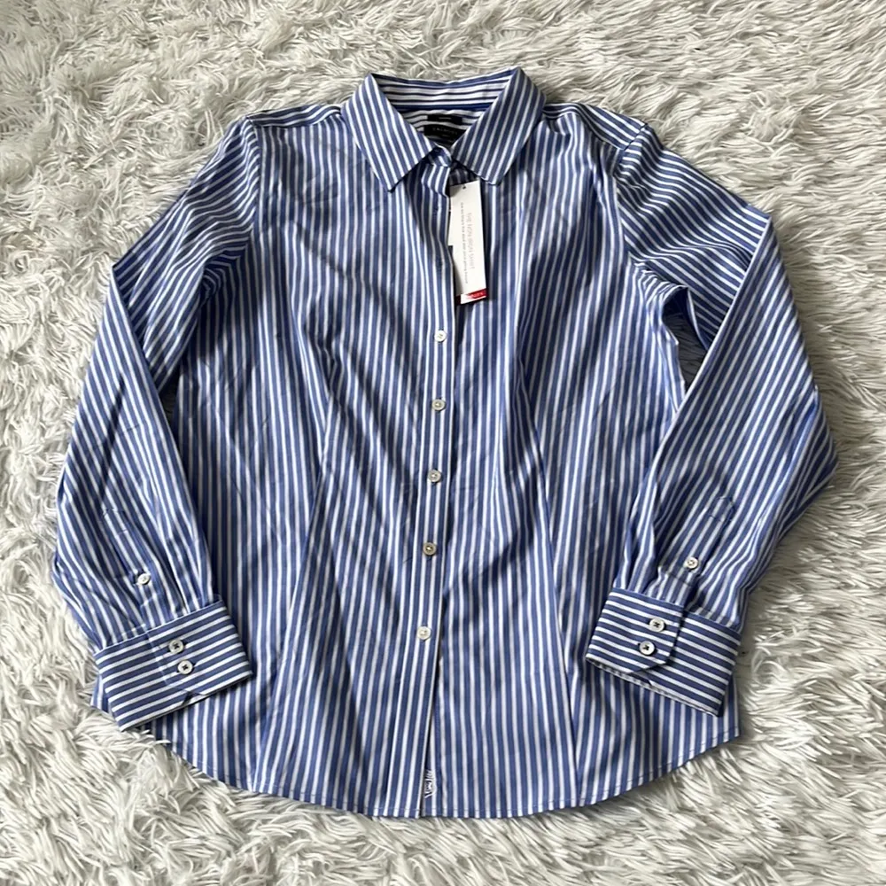 TALBOTS WOMEN’S PERFECT SHIRT  NON IRON BLUE WHITE STRIPE SIZE 6 - Image 2