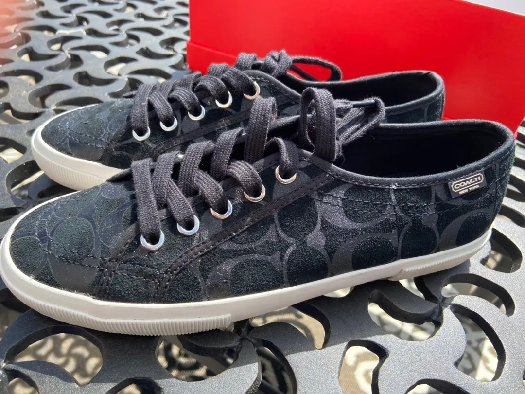 NEW IN BOX  SUEDE SNEAKERS - Image 5