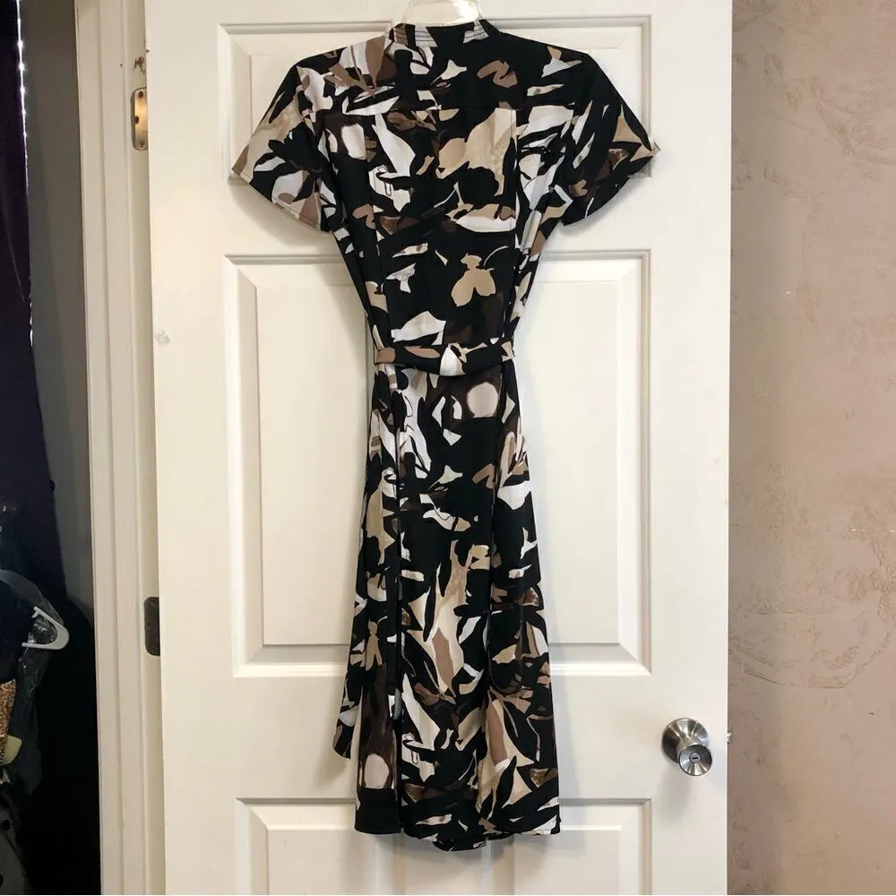 Dana Buchman V-neck, Button Down, Dress with Belt Size Small - Image 3