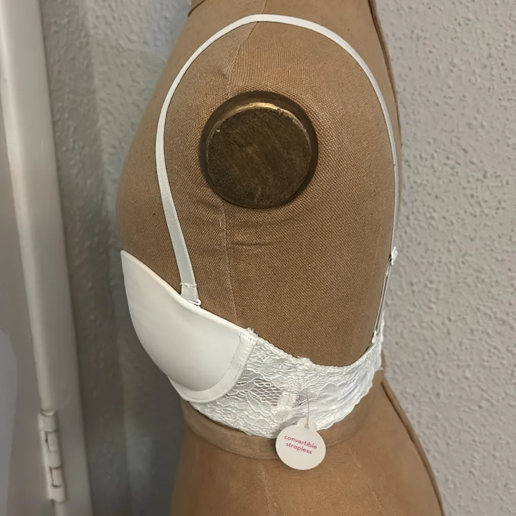 Xhilaration White Bra 32B Lightweight Trainer Classsic Minimalist Twee Comfy NEW - Image 4