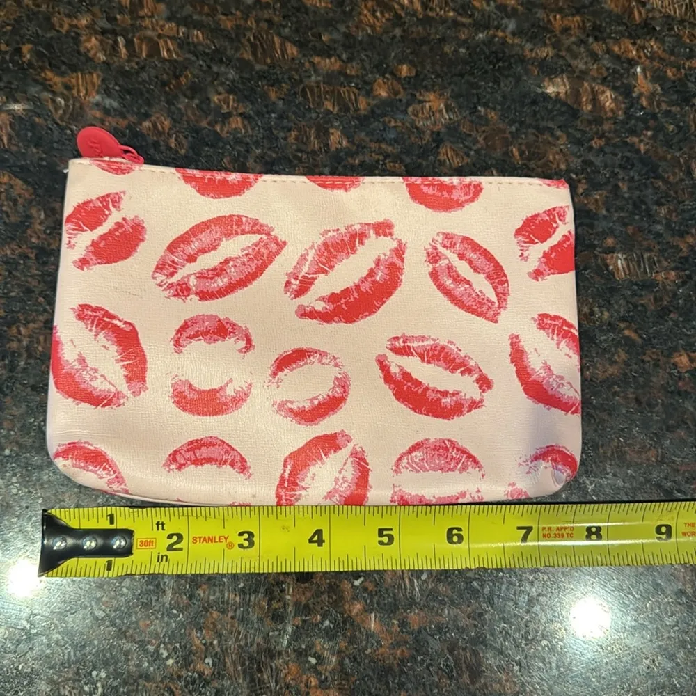 Ipsy “lips” cosmetic bag Pink - Image 2