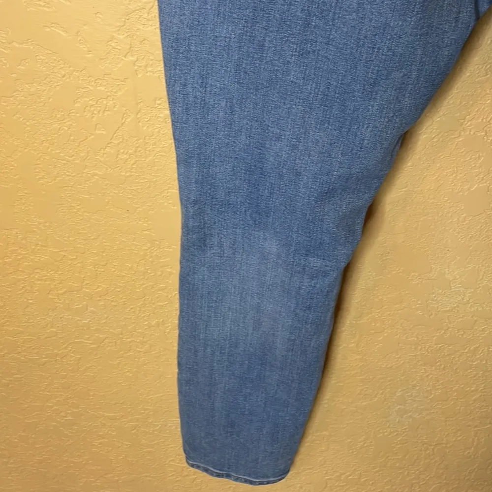 Old Navy curvy mid rise jeans - Image 9