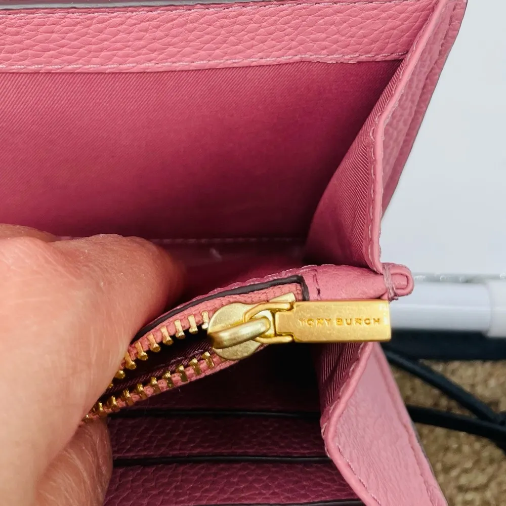 Tory Burch McGraw Wallet Crossbody Pink Magnolia Leather crossbody bag - Image 10