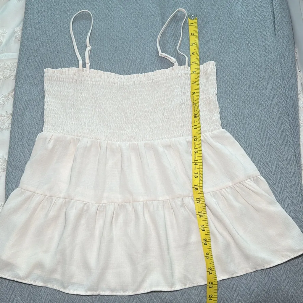 Paper Crane Women’s Beige Smocked‎ Tiered Flowy Lightweight Cami Top Size Large - Image 6