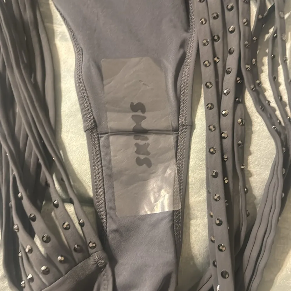 Skims rhinestone swim strappy bikini bottom in gunmetal size 2X - Image 7