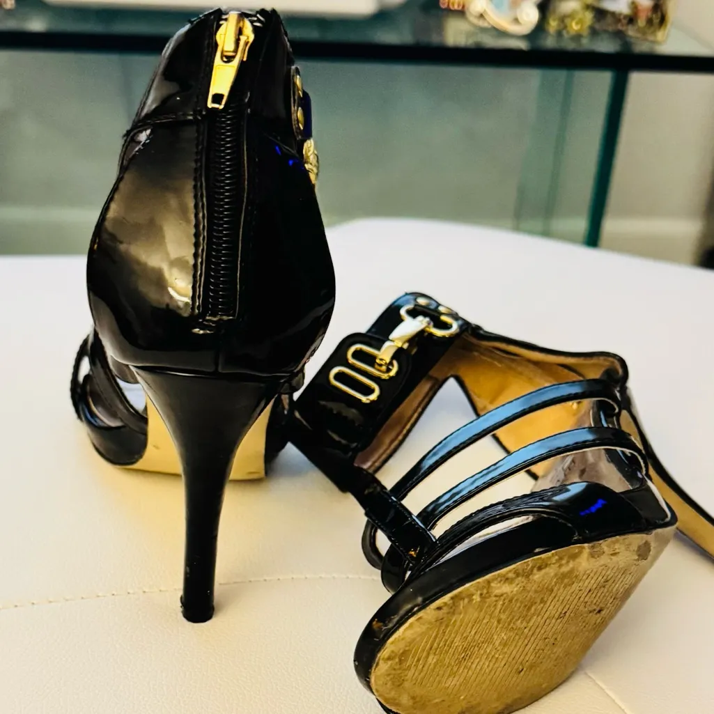 Kendall & Kylie for Madden Girl Black Strappy Sandals - Image 12