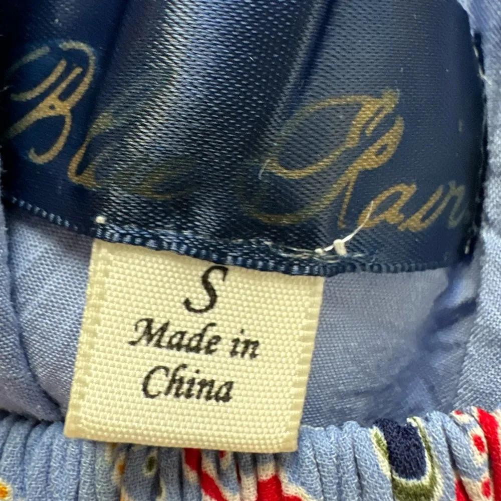 EUC blue floral cold shoulder romper Size small - Image 2