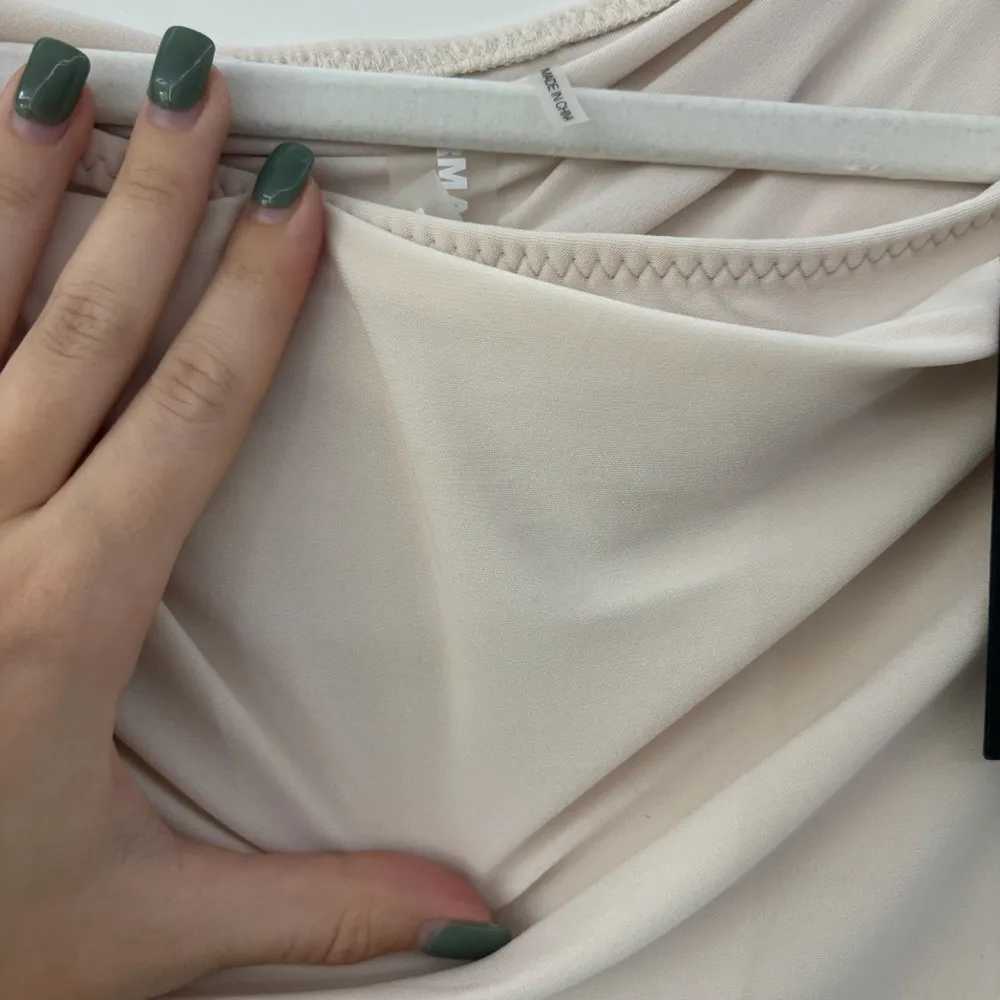 NEW Norma Kamali DIANA MINI DRESS Bone - Image 10