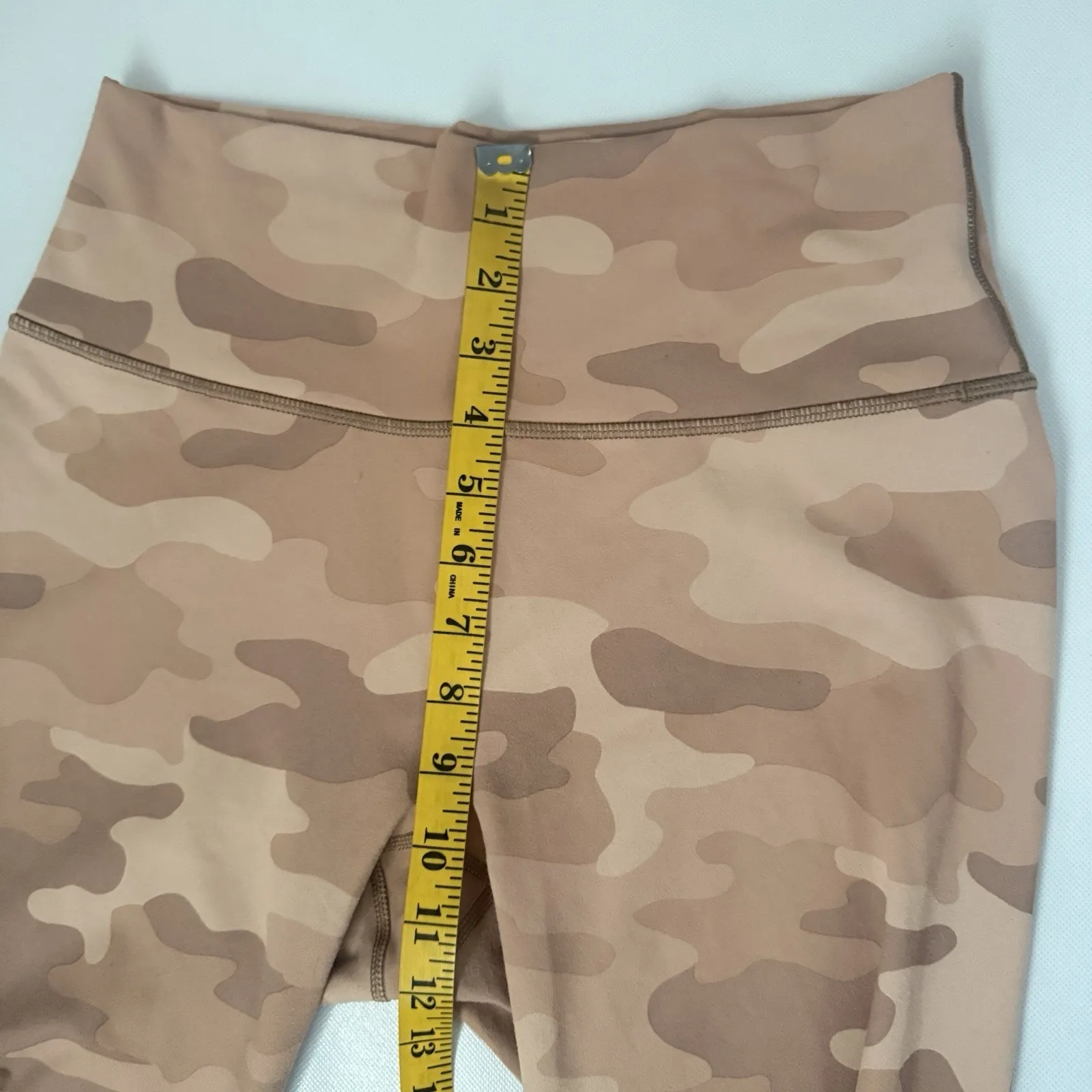 Fabletics Powerhold Camo Mid Rise 7/8 Gym Workout Running Lounge Leggings M - Image 7