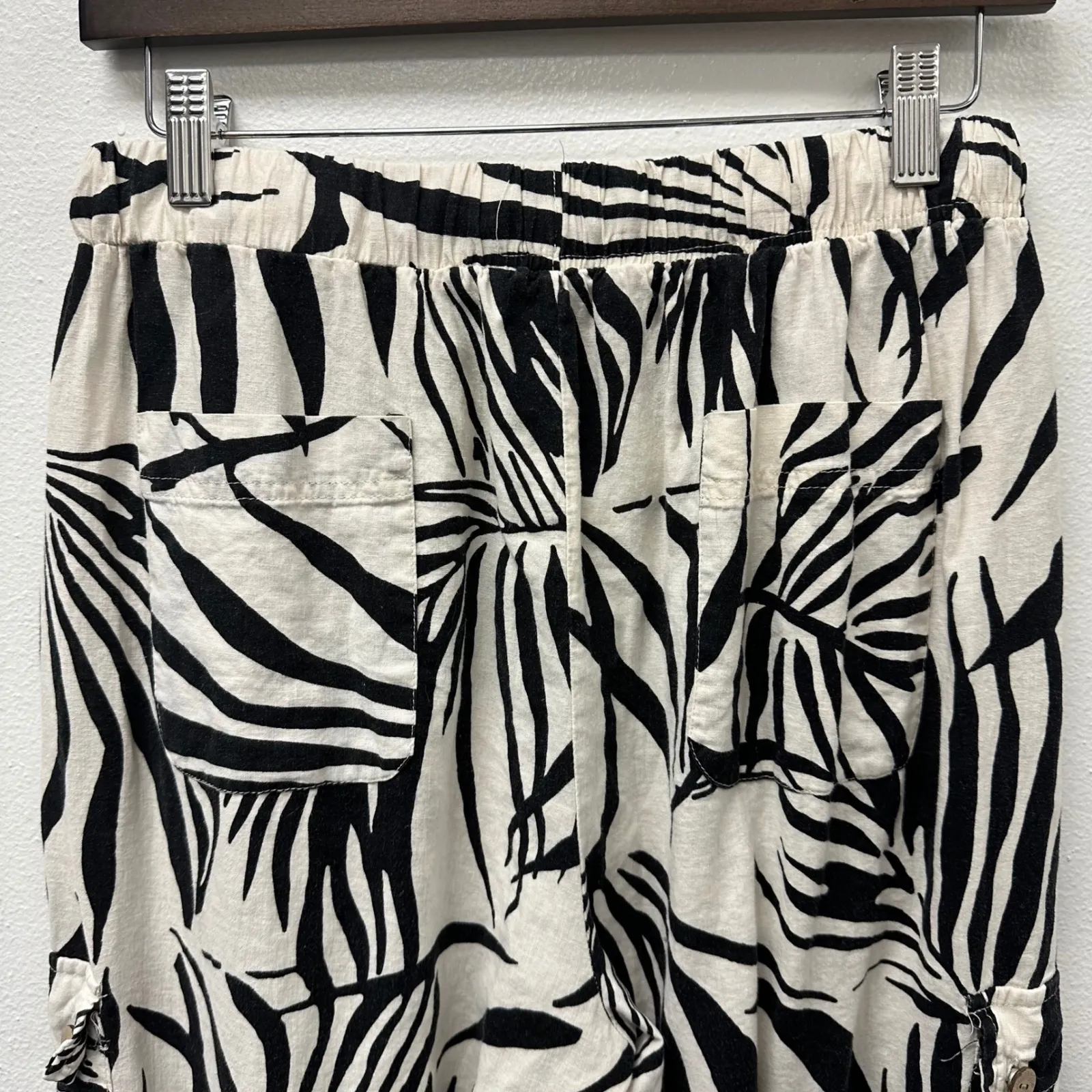 Rachel Zoe Pants Palm Fronds Print Cream Black Linen Blend Cargo Joggers L - Image 9