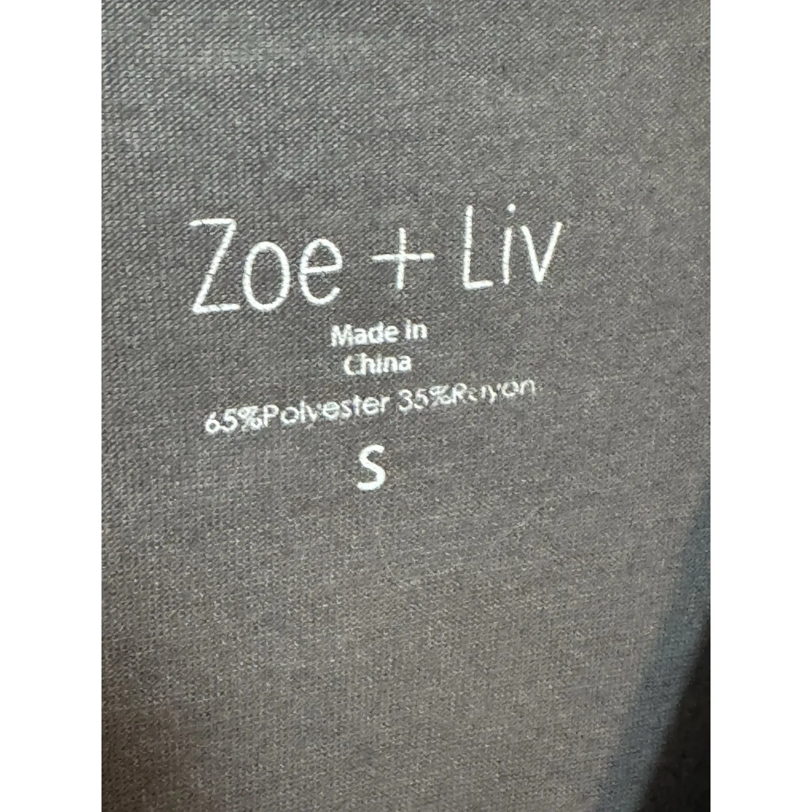 🩵🩵Zoe + Liv Women's Gray T Shirt With Elephant Detail, Small🩵🩵 - Image 4