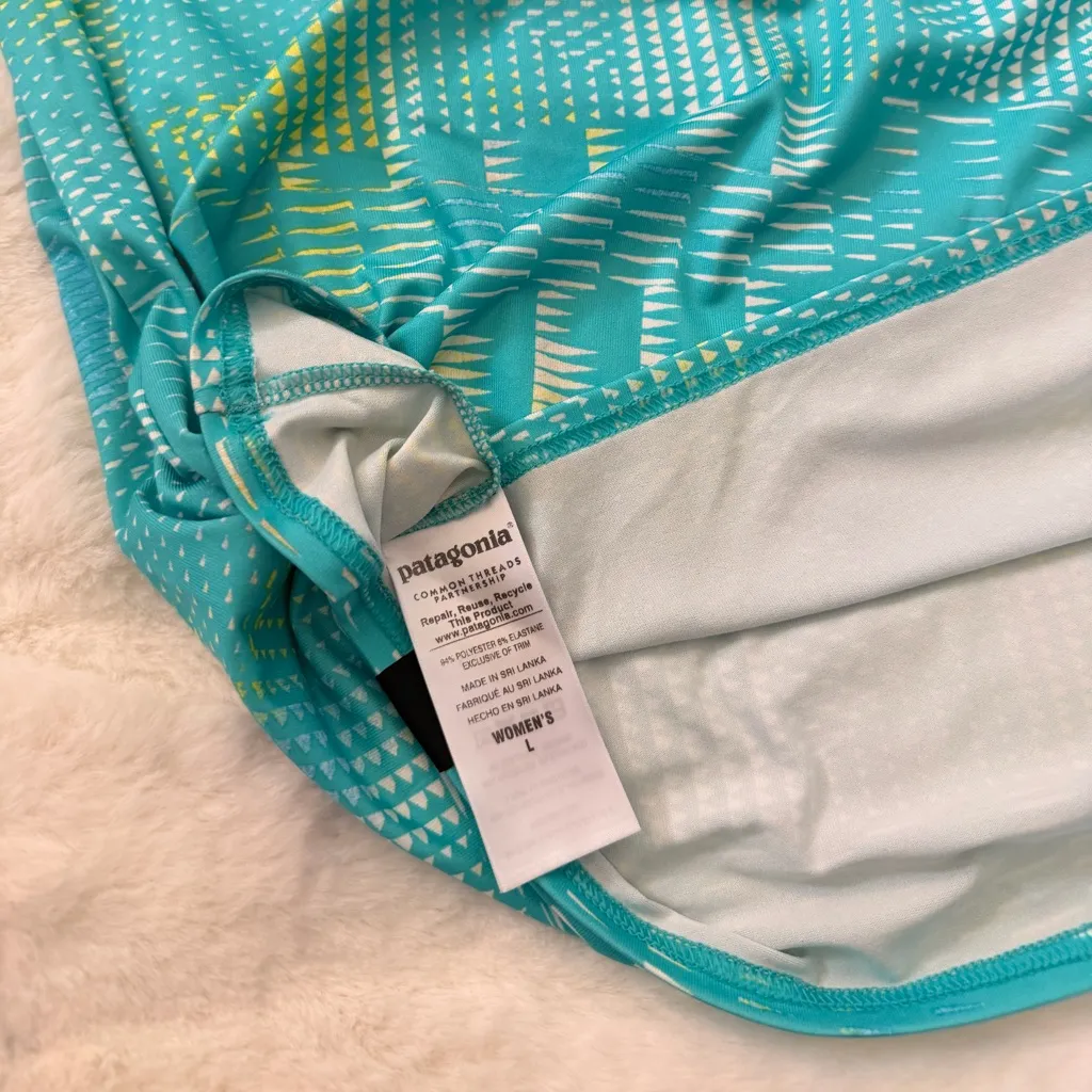 Patagonia Turquoise and Yellow Capilene Baselayer - Image 6