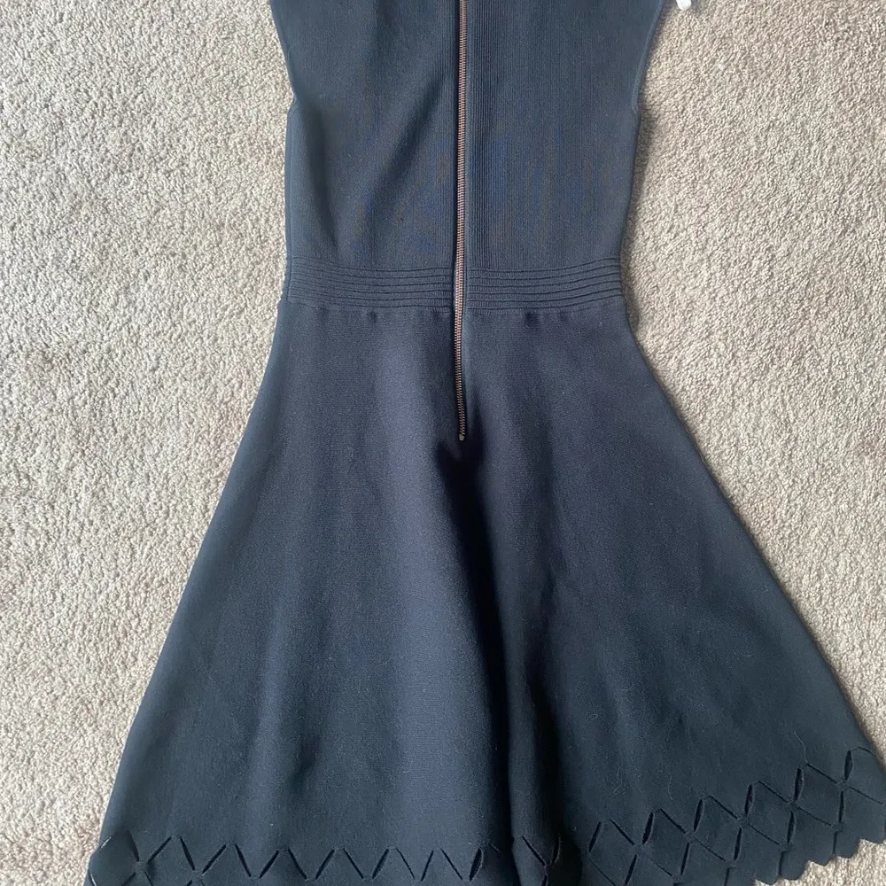 London fit/flare A-line LBD Size 2 - Image 4