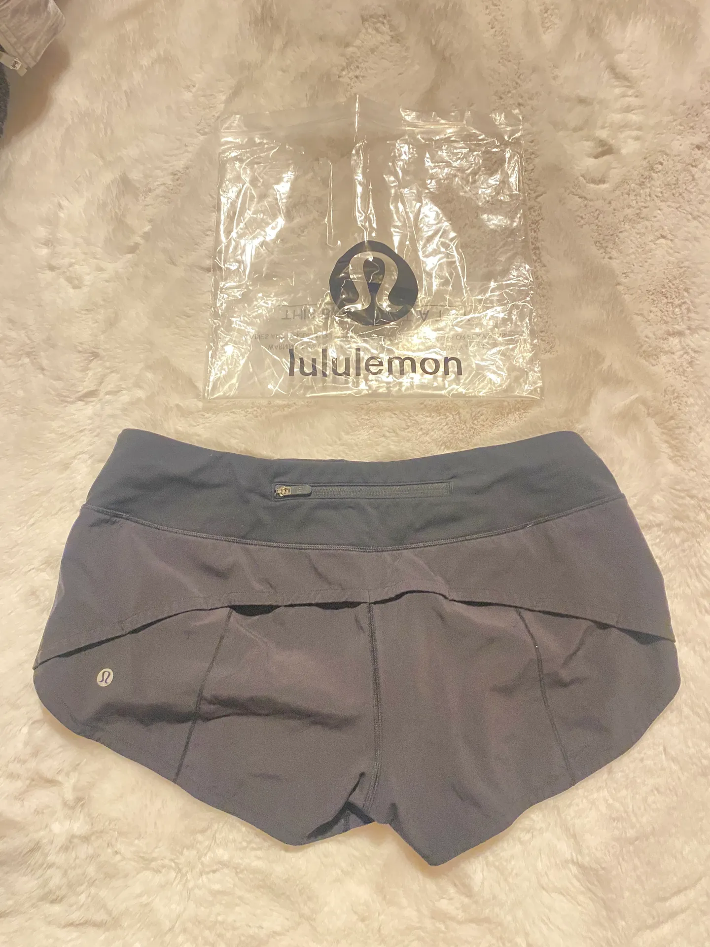 Lululemon Speed Up Shorts 2.5 - Image 4