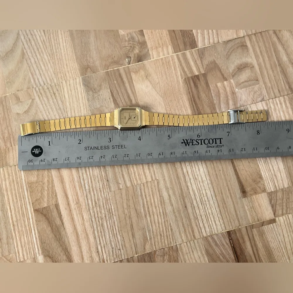 Seiko Super Rare Vintage Ladies Watch Octagonal Gold Dial Gold Bracelet - Image 13