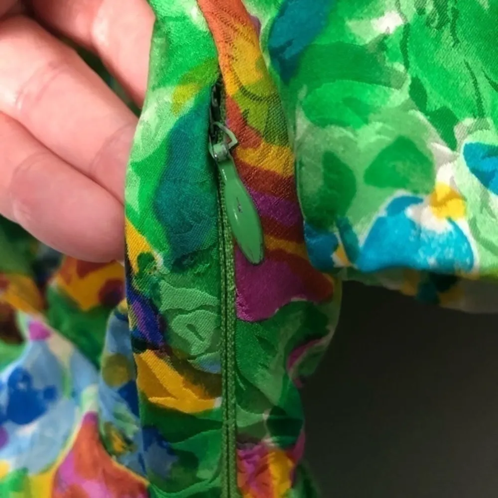 VINTAGE floral green 100% silk faux wrap dress Size M - Image 4