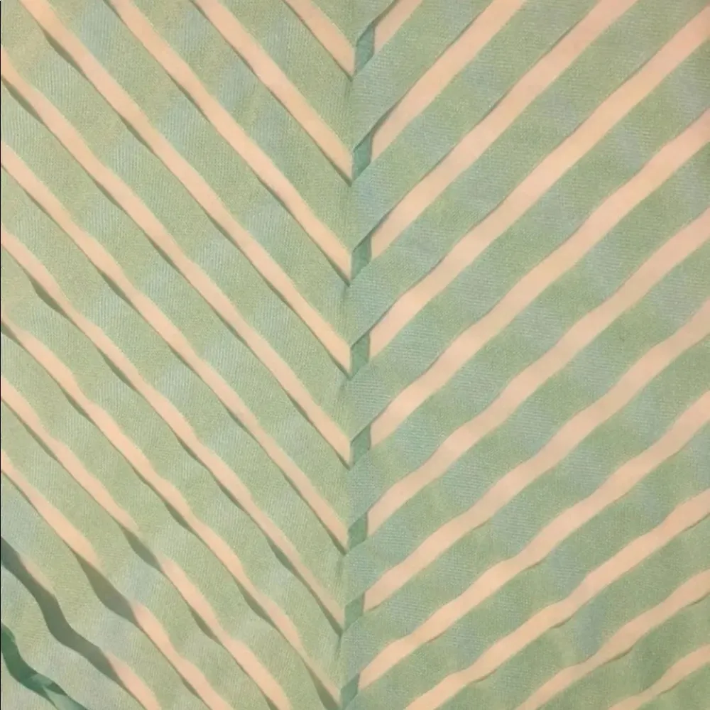 Mint green flowy tank top with chevron smock - Image 3