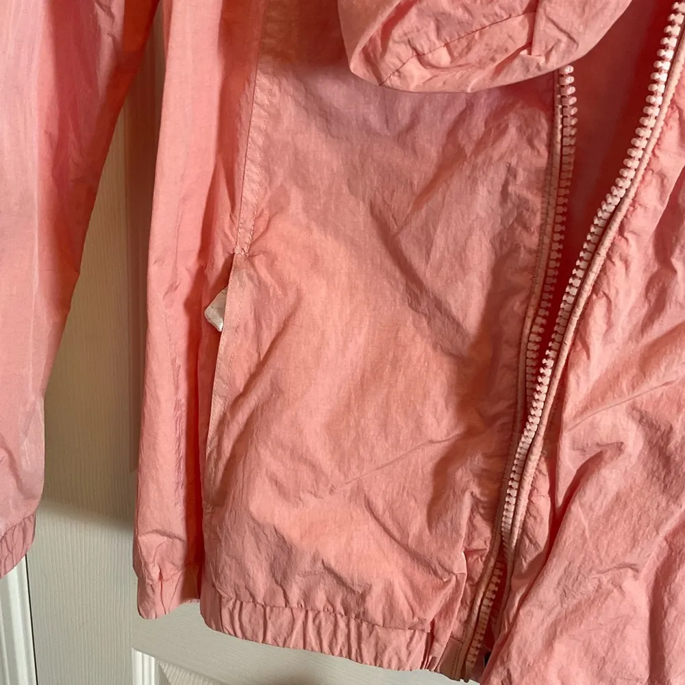 Guess peach crème Windbreaker Jacket size small - Image 5