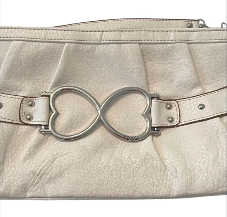 XOXO Y2K white faux leather wristlet clutch with silver heart EUC - Image 1