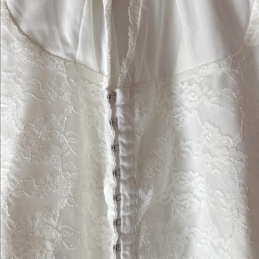 TIGER MIST Campbell White Lace Shoulder Tie Crop Top - Image 5