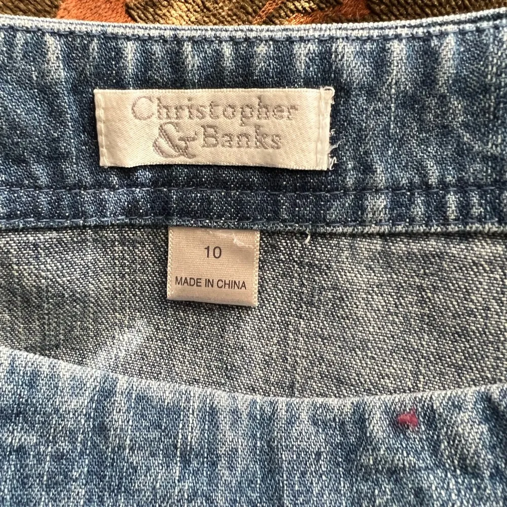 Vintage embroidered Southwest Scalloped Hem denim skirt. Size 10 - Image 4