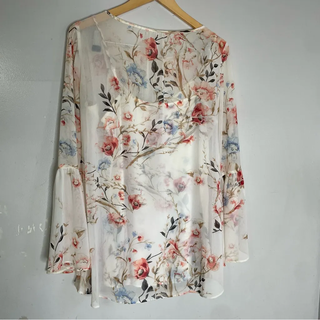 WHBM Silk Floral Mimosa Chiffon bell sleeve blouse WHITE HOUSE BLACK MARKET 8‎ - Image 7