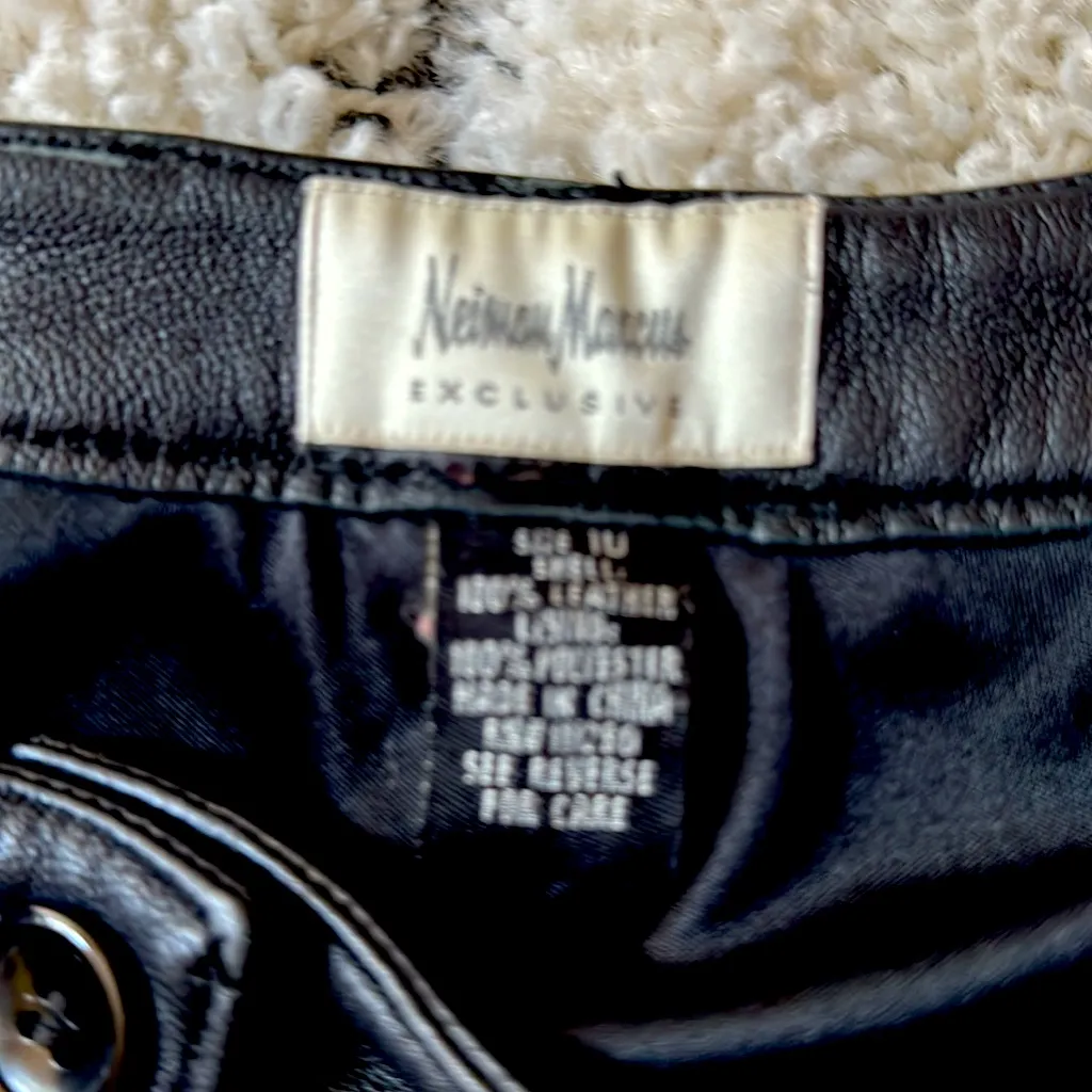 Neiman Marcus exclusive Black Leather pants. Size 10. - Image 5