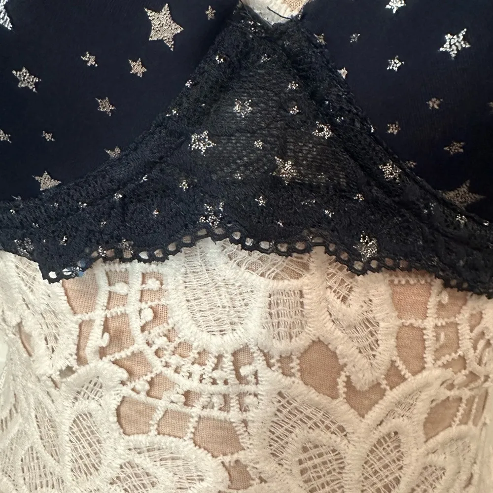 No Boundaries Black Bra with Adjustable Straps and Molded Cups - Image 4