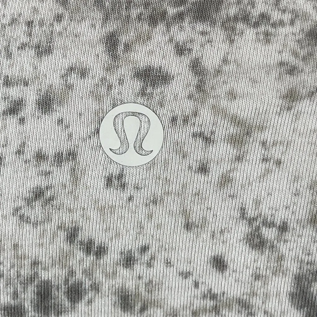 Lululemon All Yours T - Image 4