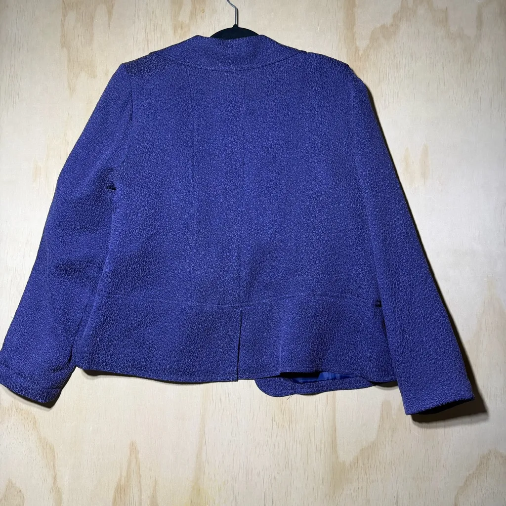Chico's open front blue blazer jacket Silk Blend w Textured Weave - Image 7