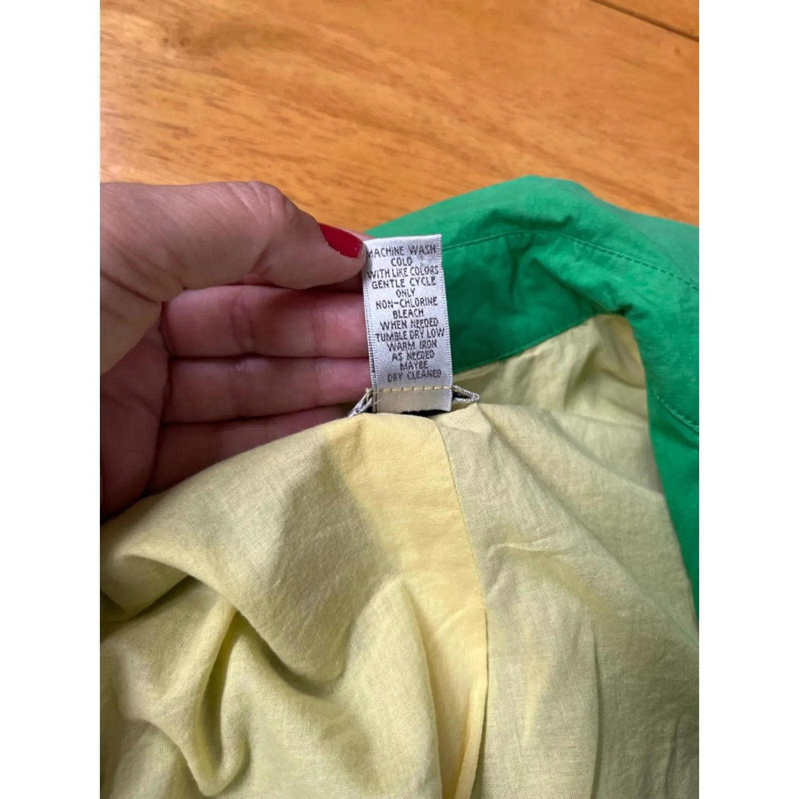 Chico's Travel Windbreaker Jacket Neon green with pockets, Size S - Image 11