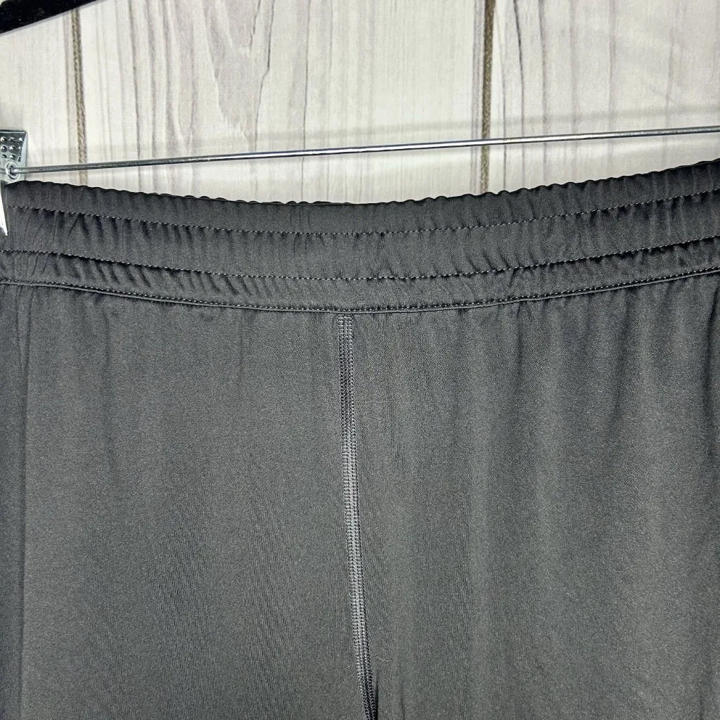 Reebok Athletic 7" Shorts Women's Sz XL Pull-on Drawstring Black / Gray Lot of 2 - Image 4