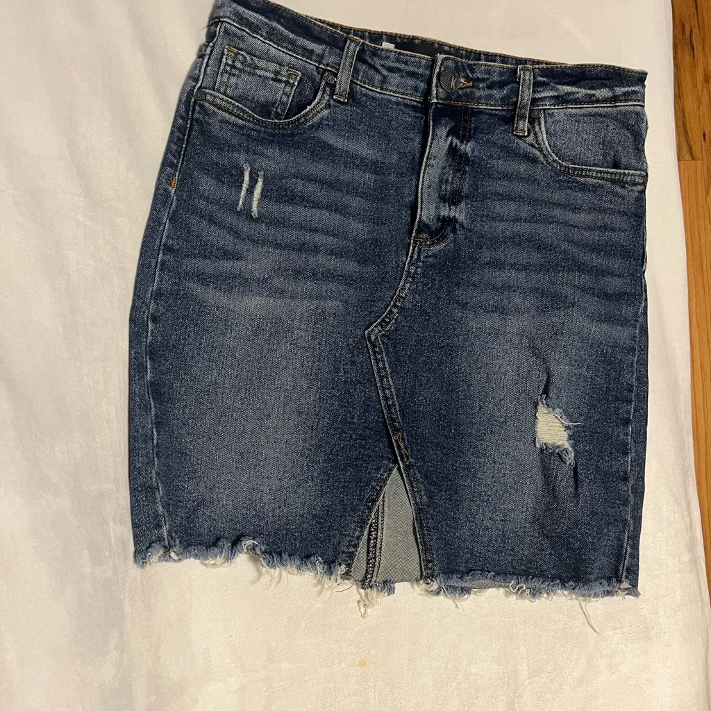 Kut from the Kloth Blue Distressed Denim Mini Skirt size 4 - Image 2