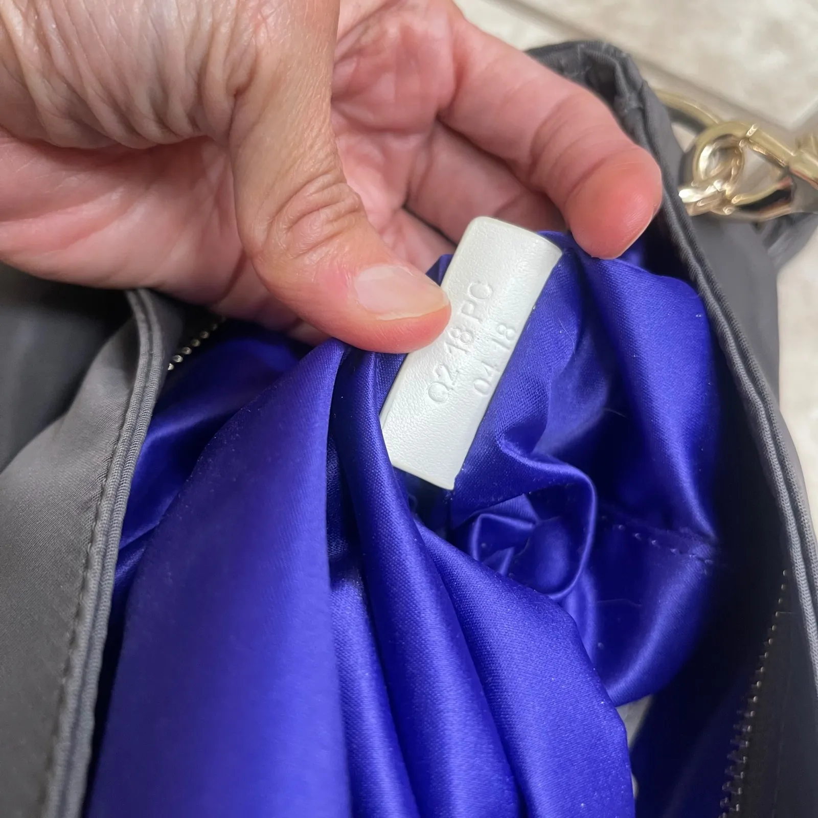 HENRI BENDEL Lg Gray Nylon JETSETTER Convertible Backpack Crossbody Gold Hardwar - Image 10