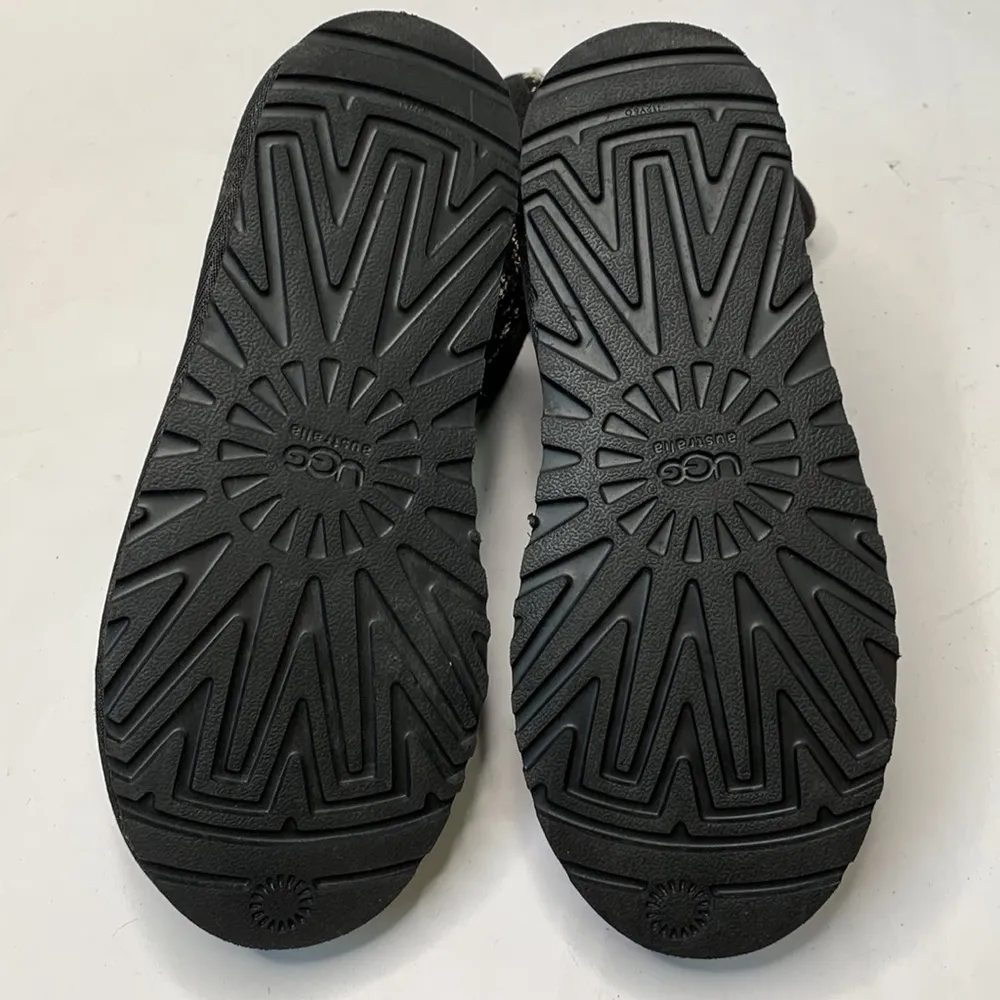 UGG Lyla Classic Leather Knit Sequin Black / Gold Women's Boots S-046 Size 7 - Image 8