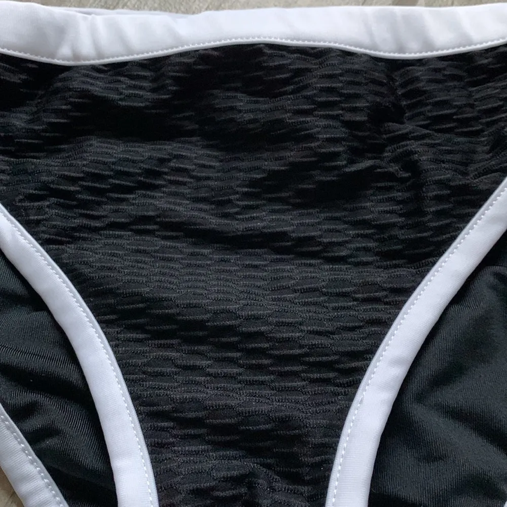 Calzedonia  black and white bikini bottoms - Image 2