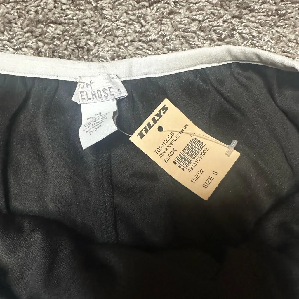 Tilly's Black and White Ruffled Mini Skirt - Image 4