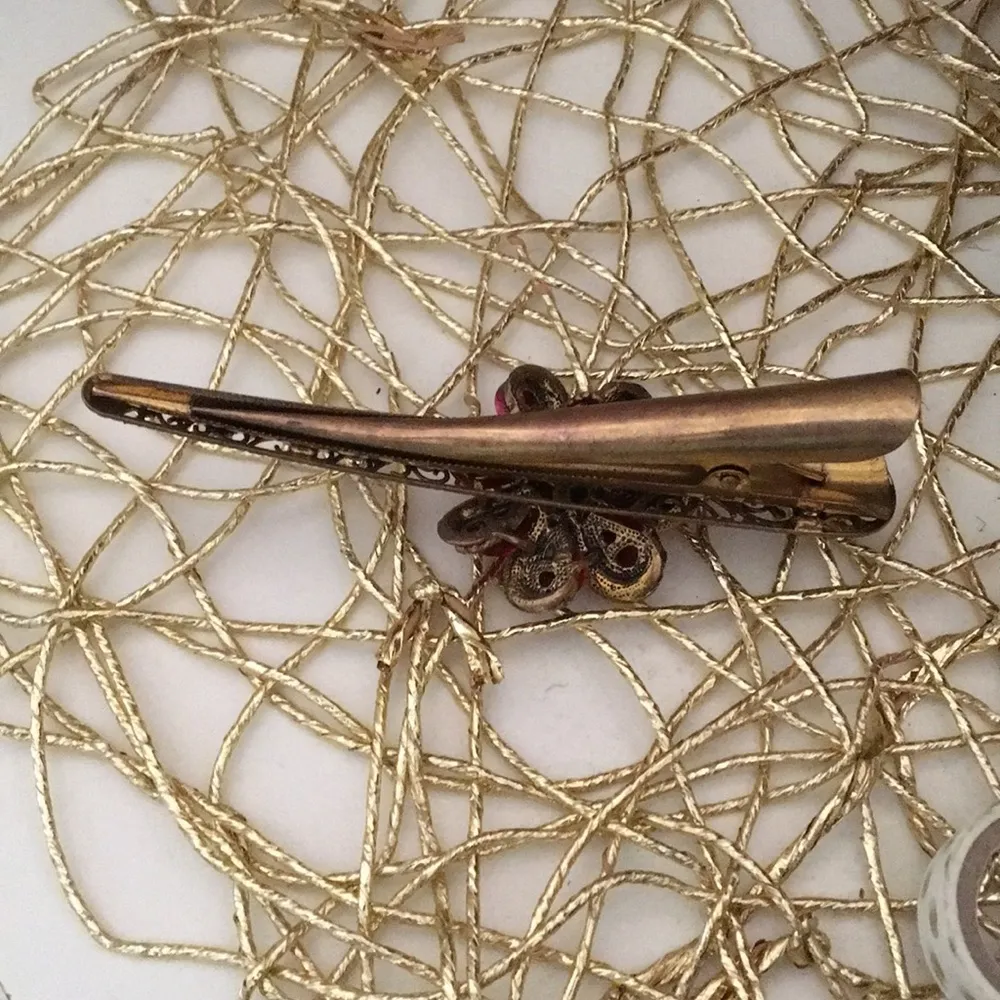 Imported bronze Gem adorned hair clip pink rose🌹 - Image 3