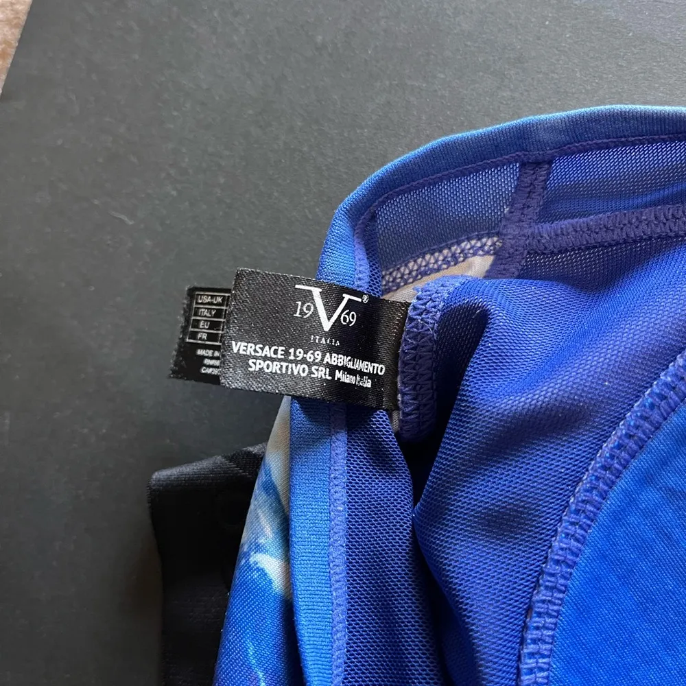 VERSACE Italia 19v69 Royal Blue Printed Women’s Sports Bra Top Padded Sz M EUC - Image 4