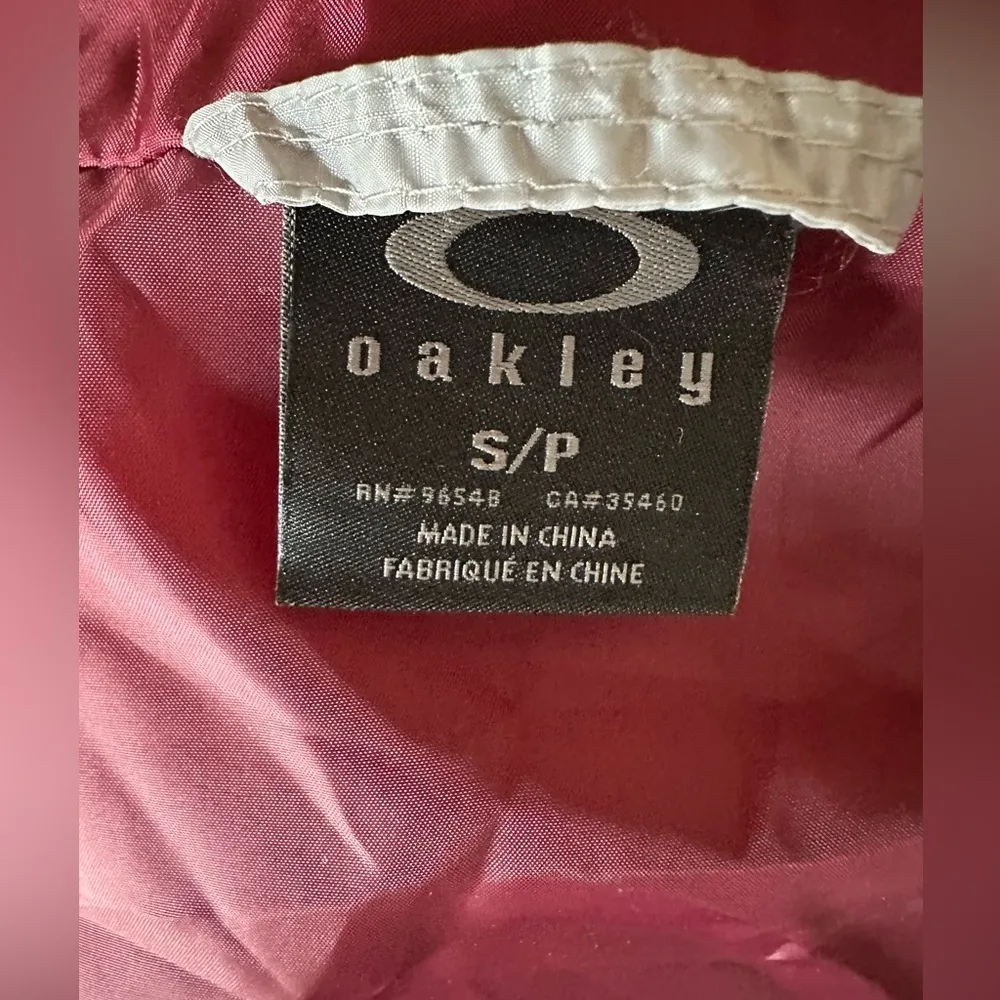 Oakley Full Zip Gray Packable Puffer - Image 10