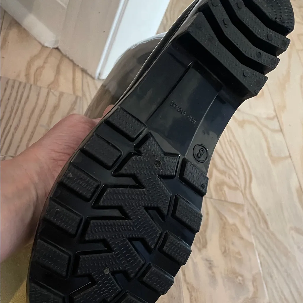 Black Glossy Rain Boots - Image 2