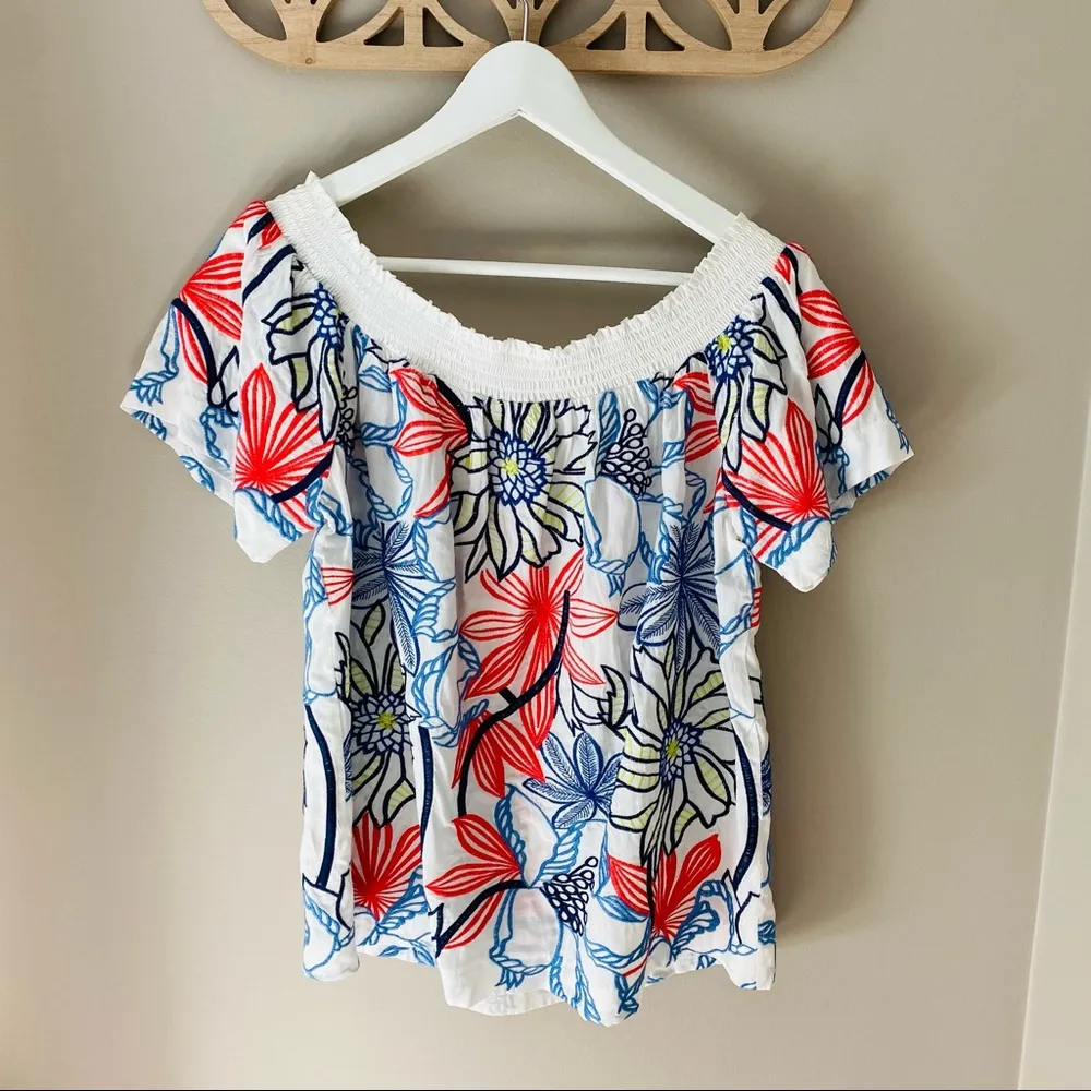 Skies Are Blue Island Embroidered Top Sz Medium - Image 8