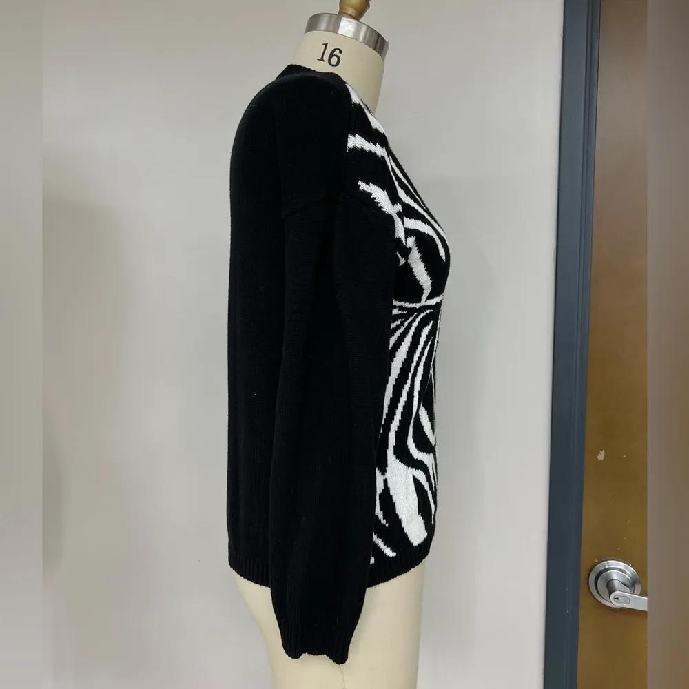 Forever 21 Zebra Crewneck Sweater L - Image 7