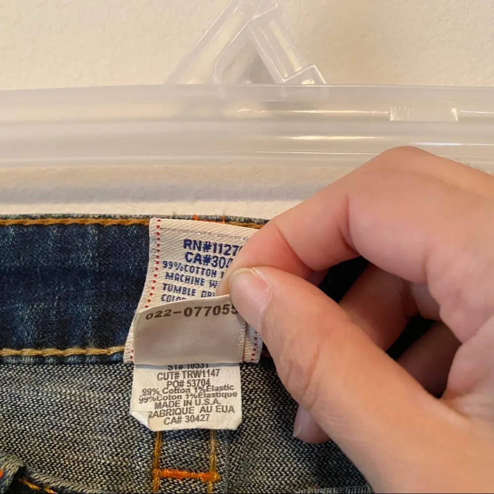 TRUE RELIGION Straight Leg Cropped Capri Jeans 27 - Image 8